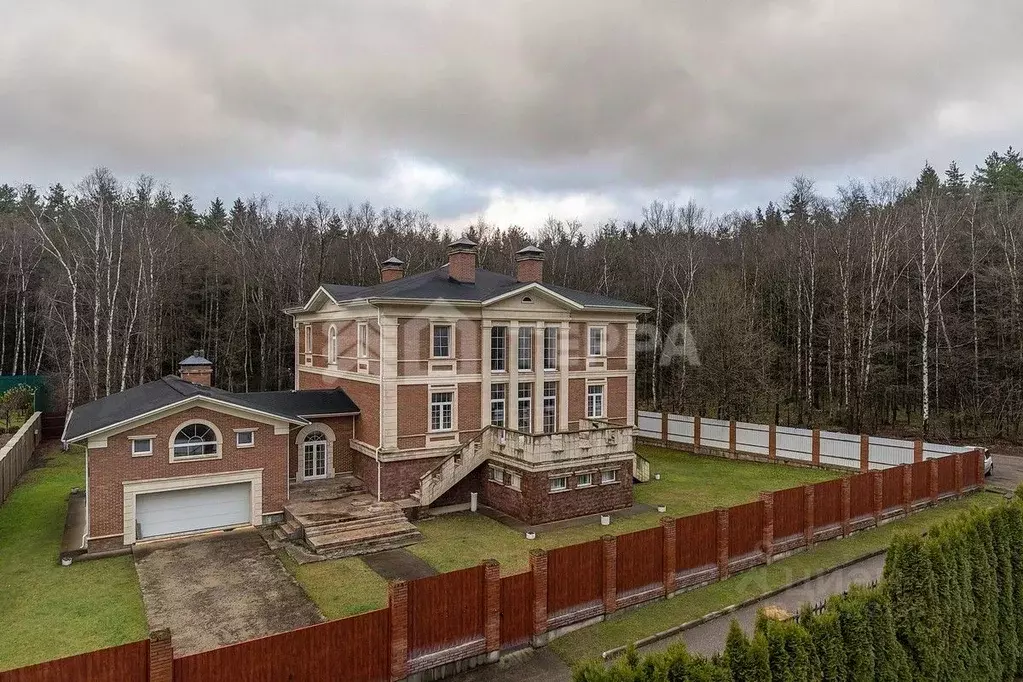 Дом в Московская область, Одинцовский городской округ, Барвиха ... - Фото 1