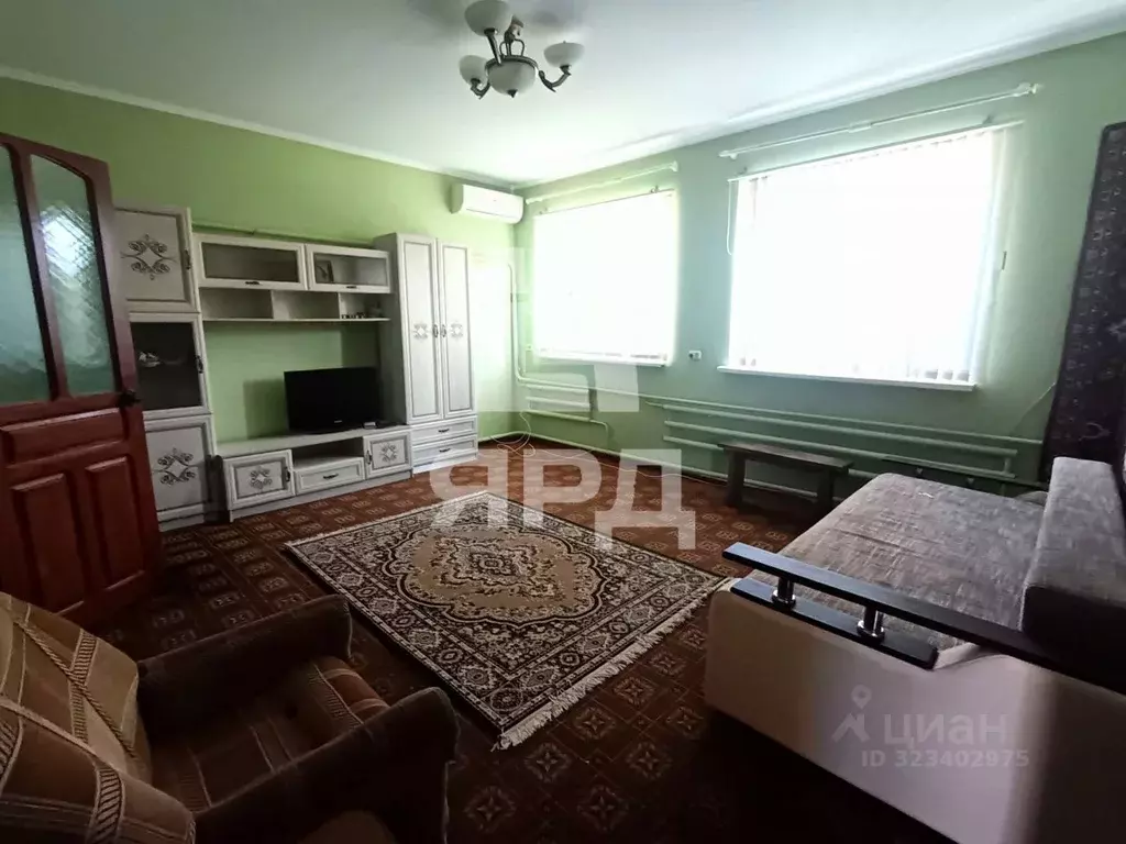 Дом в Ростовская область, Неклиновский район, Новобессергеневское ... - Фото 1