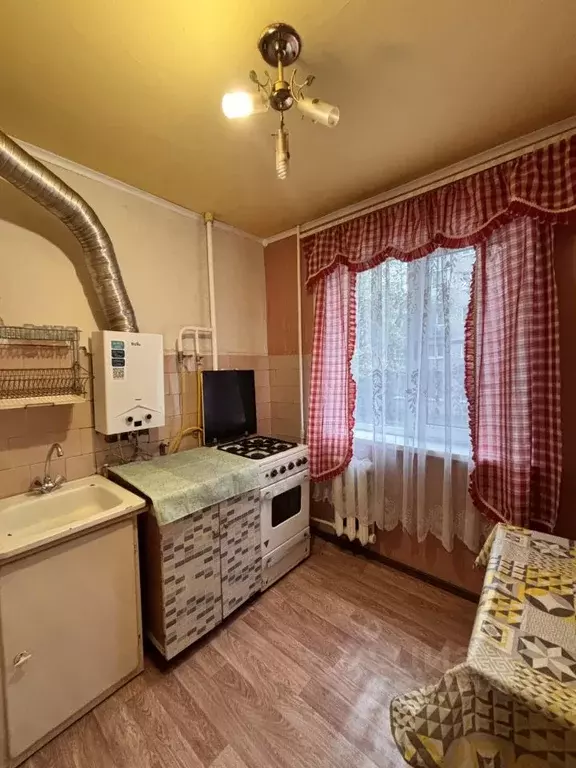 2-к кв. Ярославская область, Рыбинск ул. 50 лет ВЛКСМ, 46 (43.0 м) - Фото 1