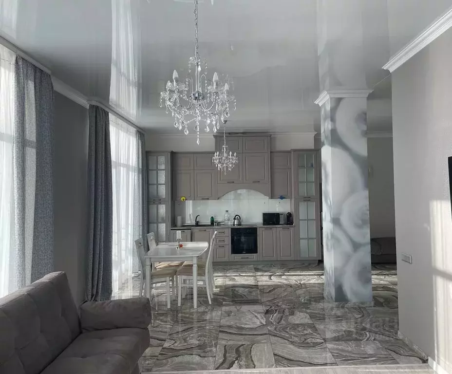 2-к кв. Астраханская область, Астрахань Донбасская ул., 3 (90.0 м) - Фото 1