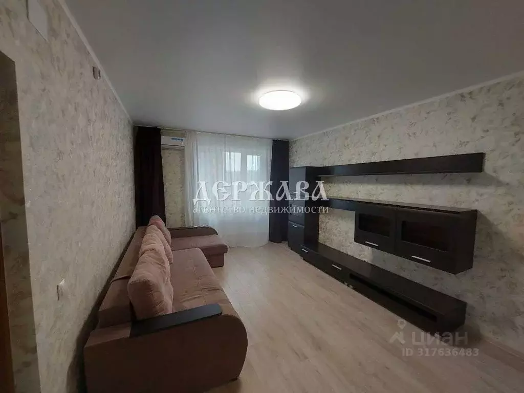 2-к кв. Белгородская область, Старый Оскол Степной мкр, 32 (67.0 м) - Фото 1