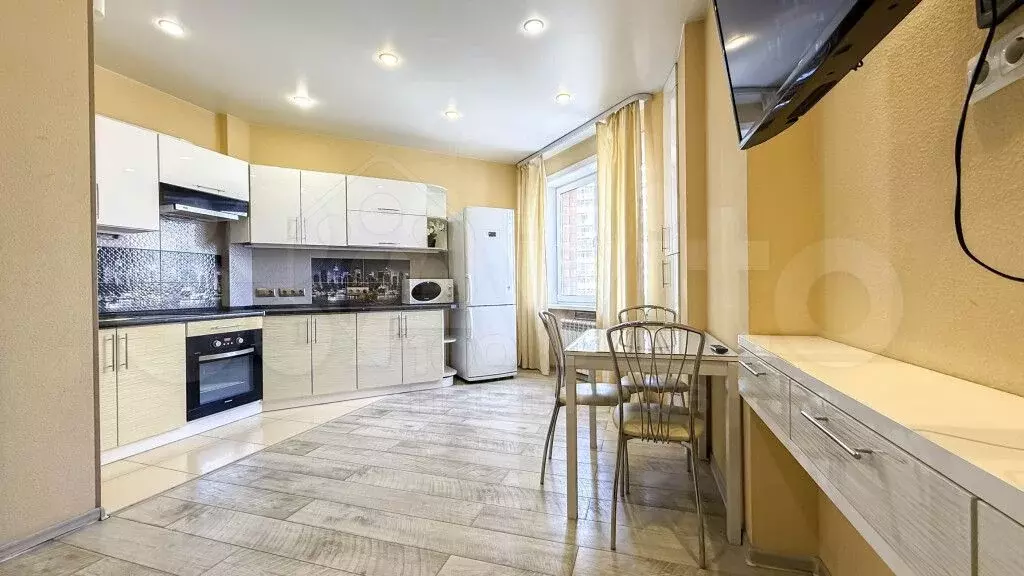 2-к. квартира, 55 м, 4/9 эт. - Фото 0