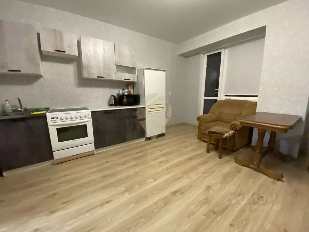 2-к кв. Белгородская область, Старый Оскол Центральный мкр, 1/1 (48.0 ... - Фото 1