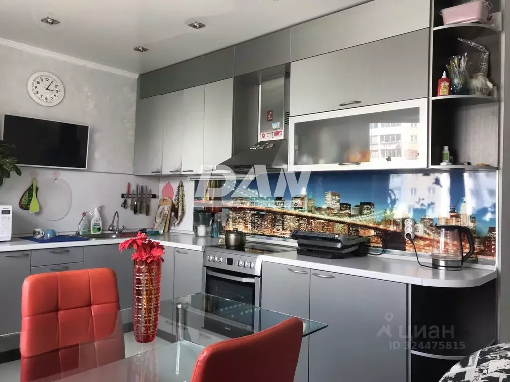 3-к кв. Челябинская область, Челябинск ул. Лобырина, 11Б (81.8 м) - Фото 1