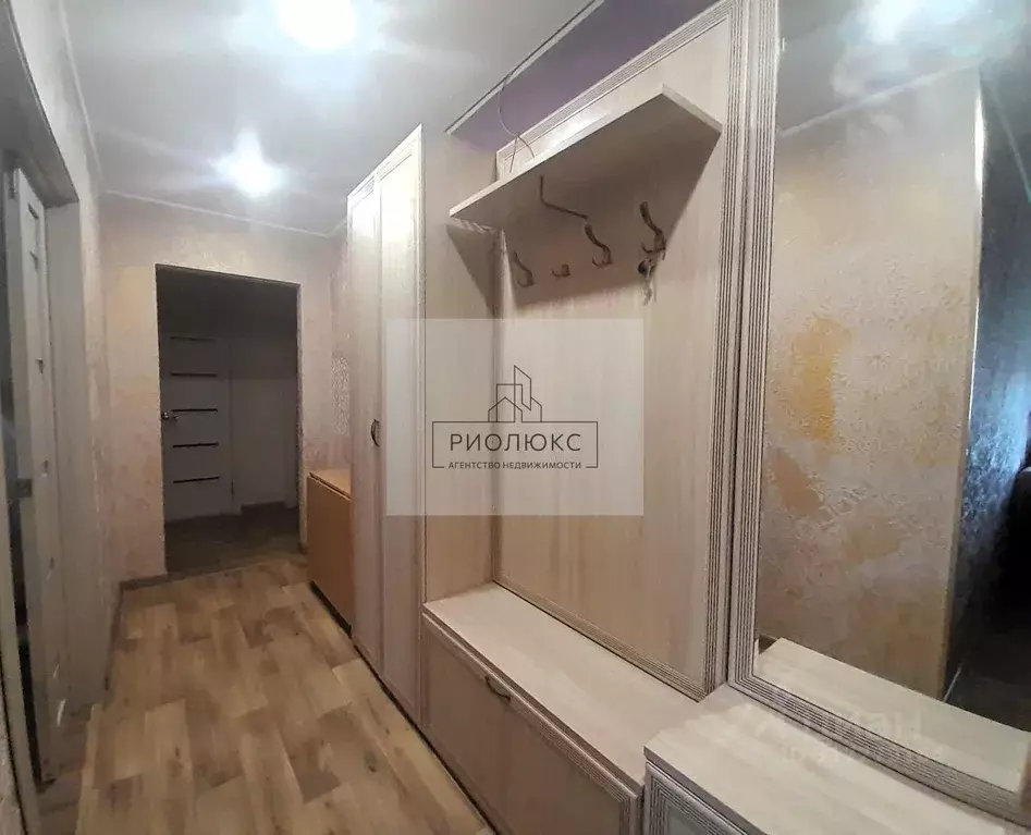 3-к кв. Челябинская область, Магнитогорск ул. Калмыкова, 7 (65.0 м) - Фото 0
