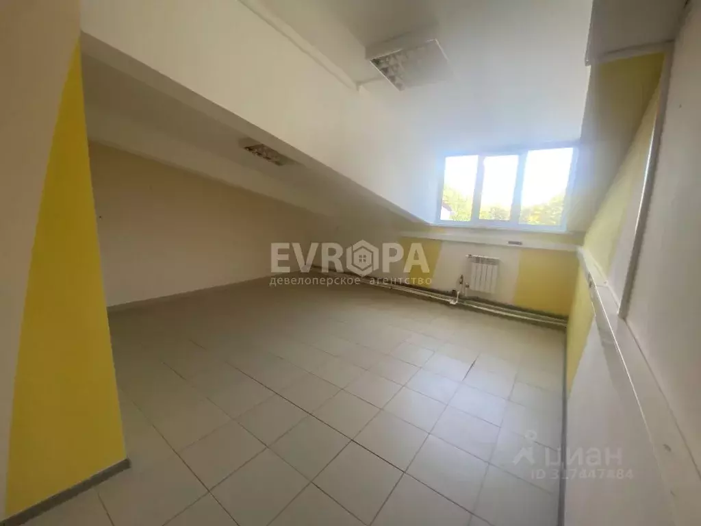 Помещение свободного назначения в Ульяновская область, Ульяновск ул. ... - Фото 1