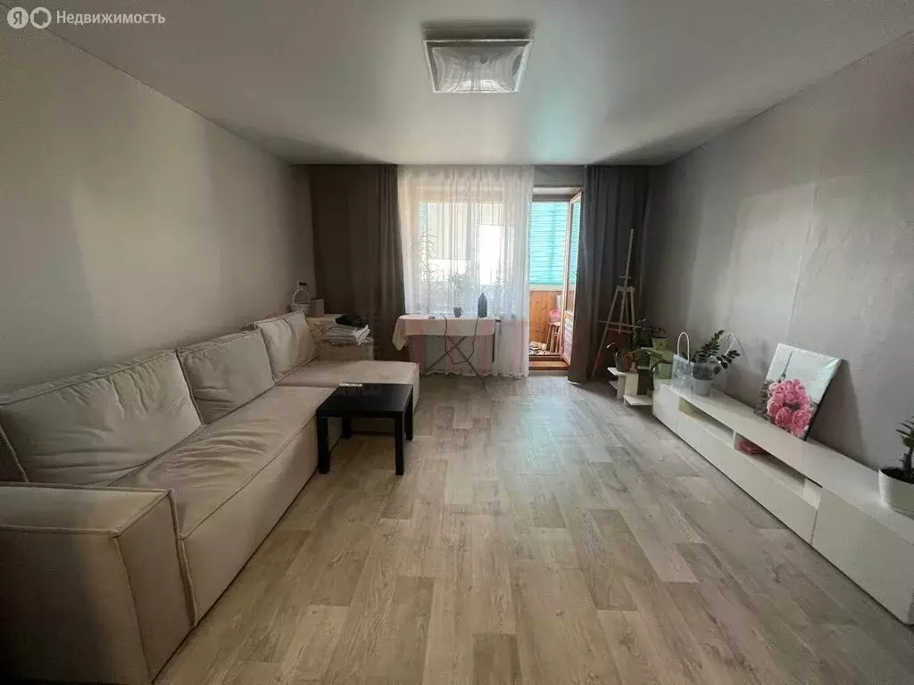 3-комнатная квартира: Старый Оскол, микрорайон Жукова, 47 (65 м) - Фото 1