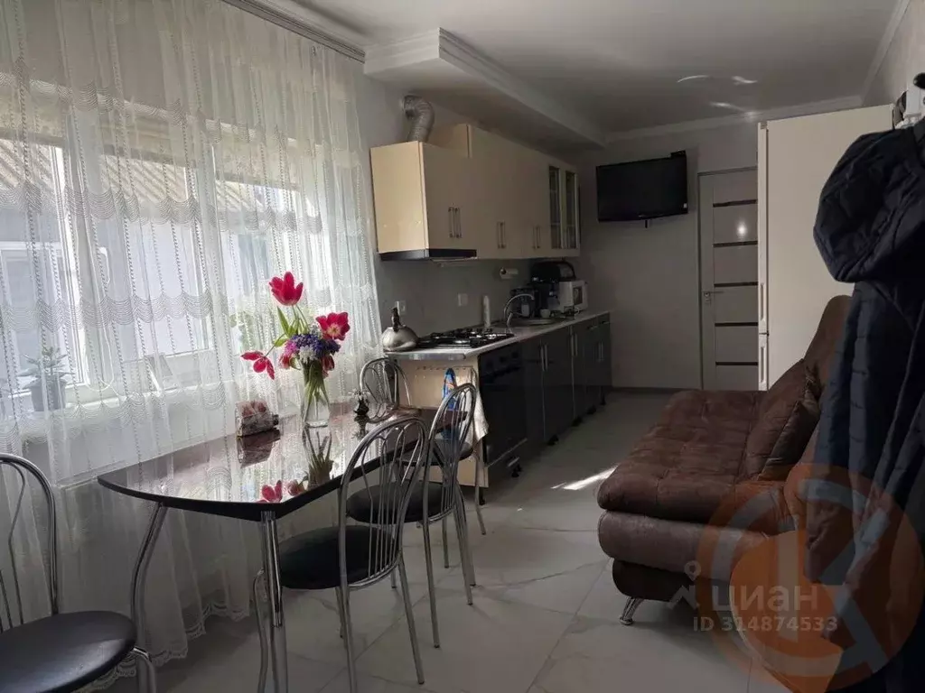Дом в Крым, Сакский район, с. Столбовое ул. Ленина, 5 (54 м) - Фото 2