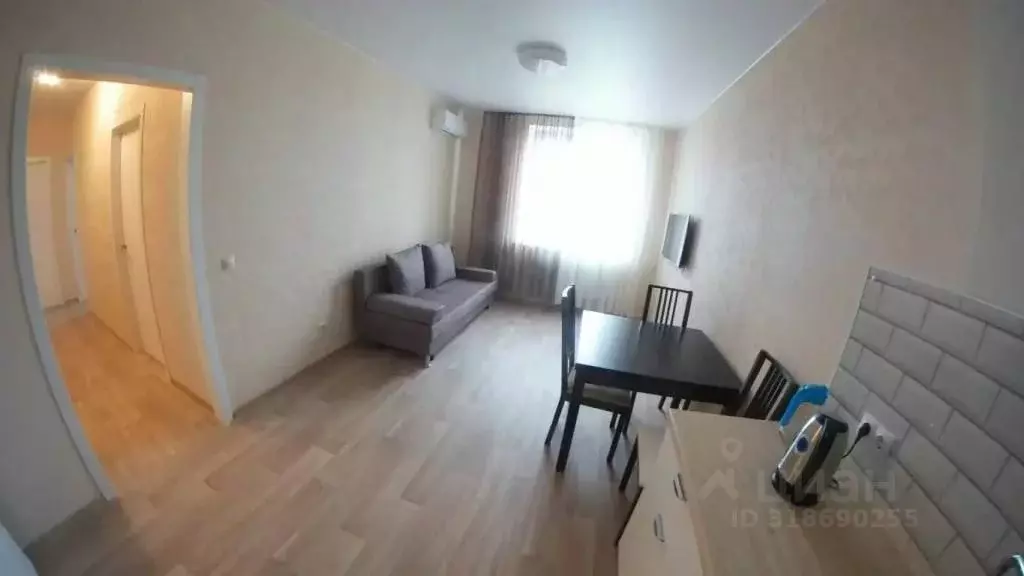 3-к кв. Тюменская область, Тюмень ул. Тимофея Чаркова, 79 (65.0 м) - Фото 0