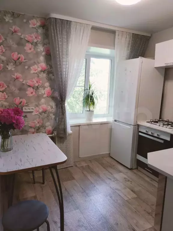 3-к. квартира, 56 м, 4/4 эт. - Фото 0