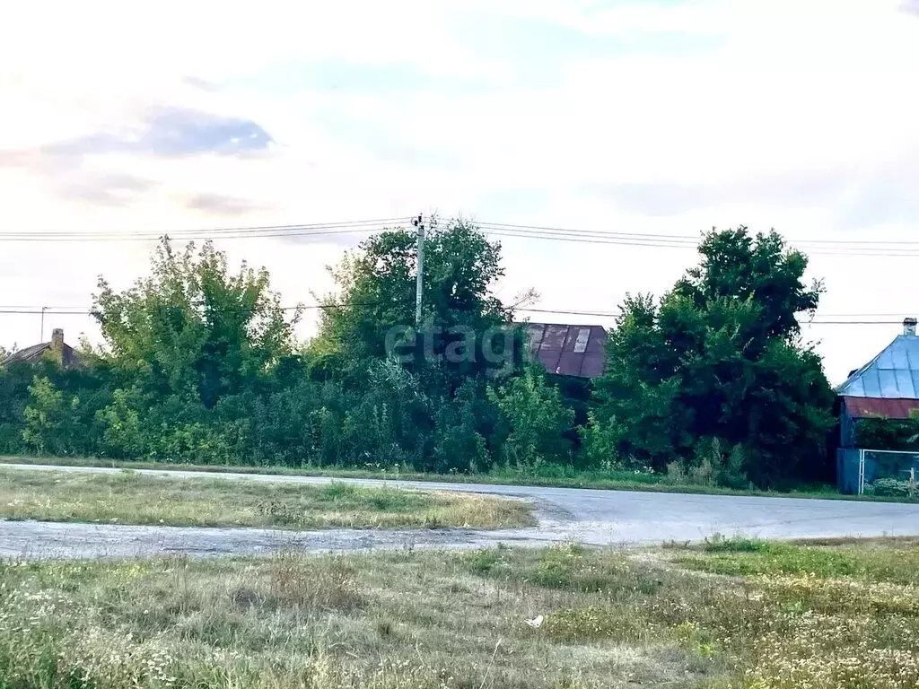 Дом в село Селезни, Октябрьская улица (26.5 м) - Фото 1