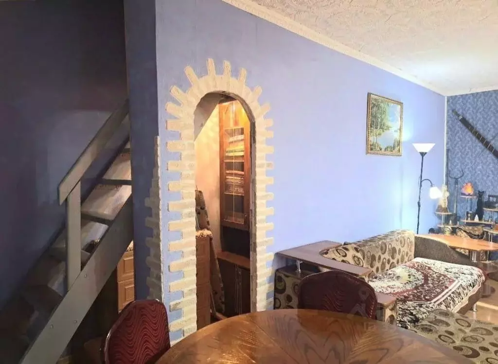 Дом в Омская область, Омск Тарская ул. (239 м) - Фото 2