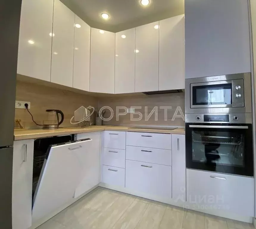 1-к кв. Тюменская область, Тюмень Рощино мкр, ул. Александра ... - Фото 2