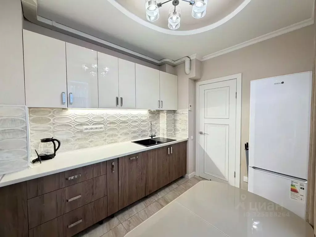 1-к кв. Крым, Симферополь ул. Железнодорожная, 1В (38.0 м) - Фото 1