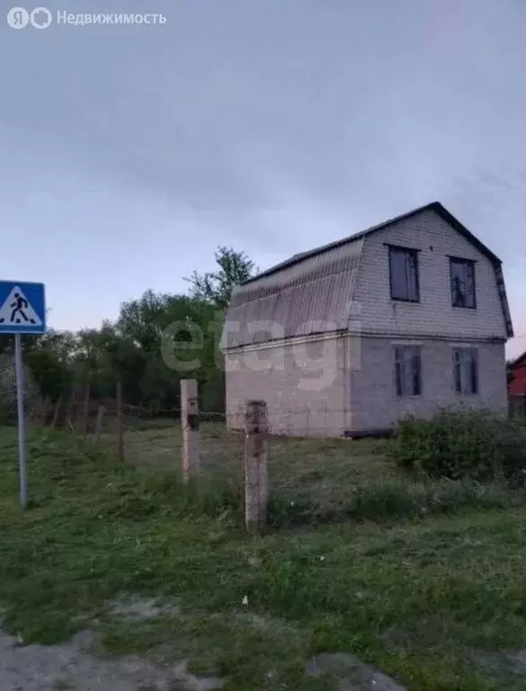 Дом в Вязовское муниципальное образование, деревня Губаревка, улица ... - Фото 1