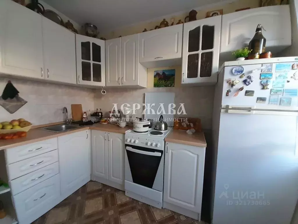 2-к кв. Белгородская область, Старый Оскол Конева мкр, 8 (53.4 м) - Фото 0