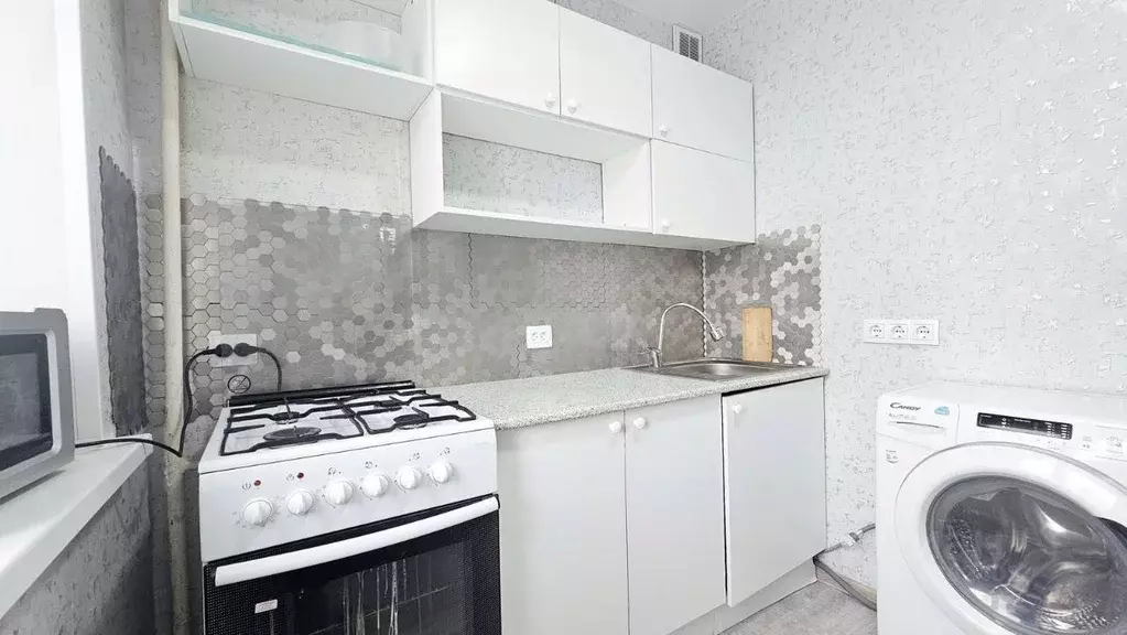 2-к кв. Кировская область, Киров ул. Циолковского, 14 (45.0 м) - Фото 0