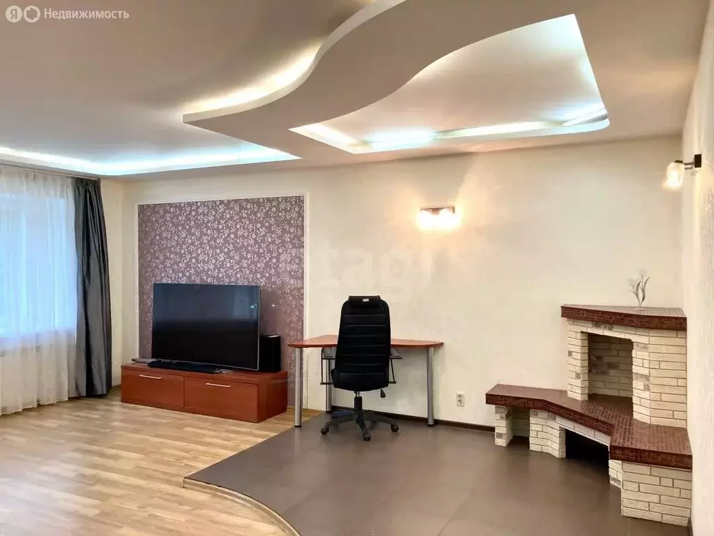 2-комнатная квартира: Челябинск, улица Воровского, 17Г (102.5 м) - Фото 1
