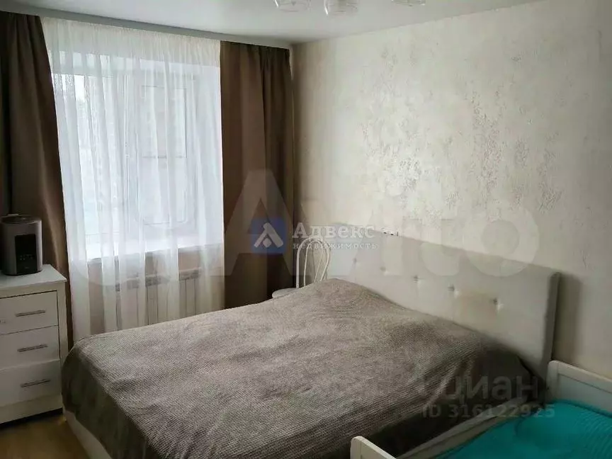 2-к кв. Тюменская область, Тюмень ул. Осипенко, 84А (47.4 м) - Фото 0