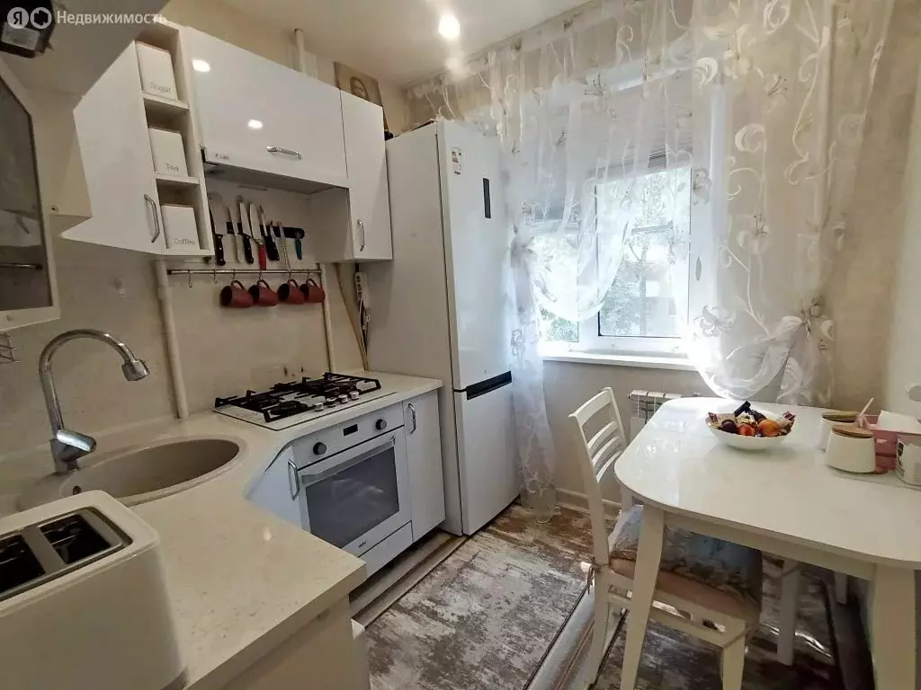 3-комнатная квартира: Нижний Новгород, 6-й микрорайон Автозавода, 27 ... - Фото 1