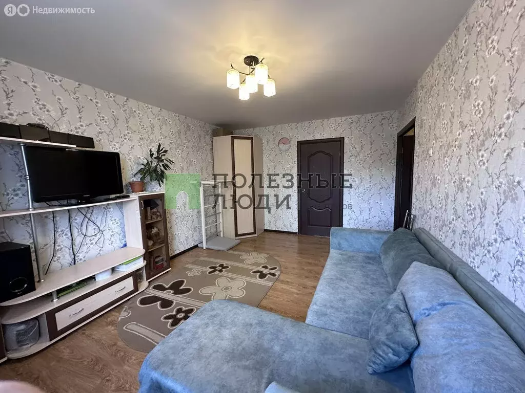 3-комнатная квартира: Ижевск, улица Ворошилова, 36 (54 м) - Фото 1