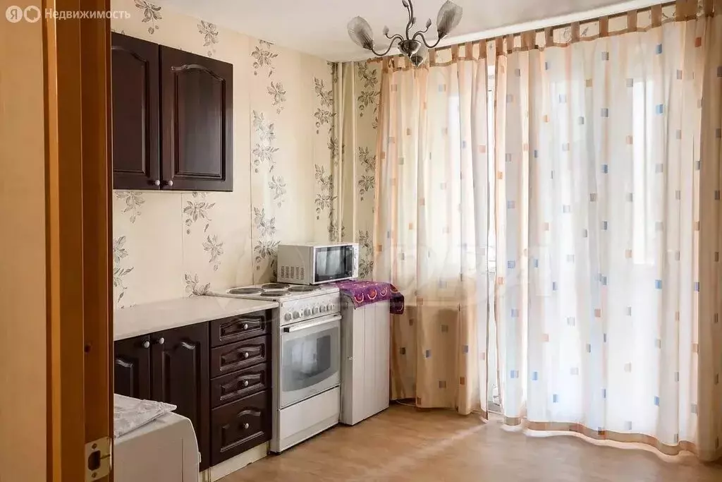 1-комнатная квартира: Тюмень, улица Станислава Карнацевича, 7 (29.9 м) - Фото 1