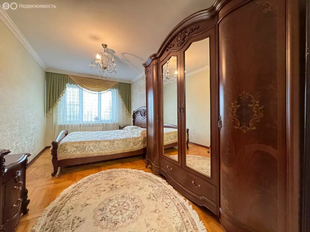 3-комнатная квартира: Нальчик, улица Ватутина, 11 (68 м) - Фото 1