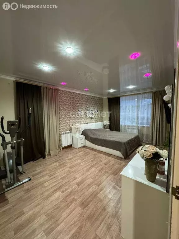 2-комнатная квартира: Медведево, посёлок городского типа Медведево, ... - Фото 1