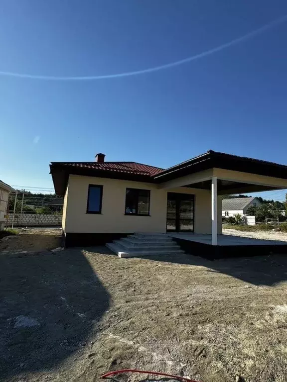 Дом в Крым, Бахчисарайский район, с. Скалистое ул. Весенняя, 1 (130 м) - Фото 2