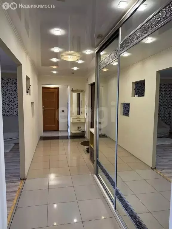 2-комнатная квартира: Тюмень, улица Чернышевского, 2Бк2 (64.8 м) - Фото 2