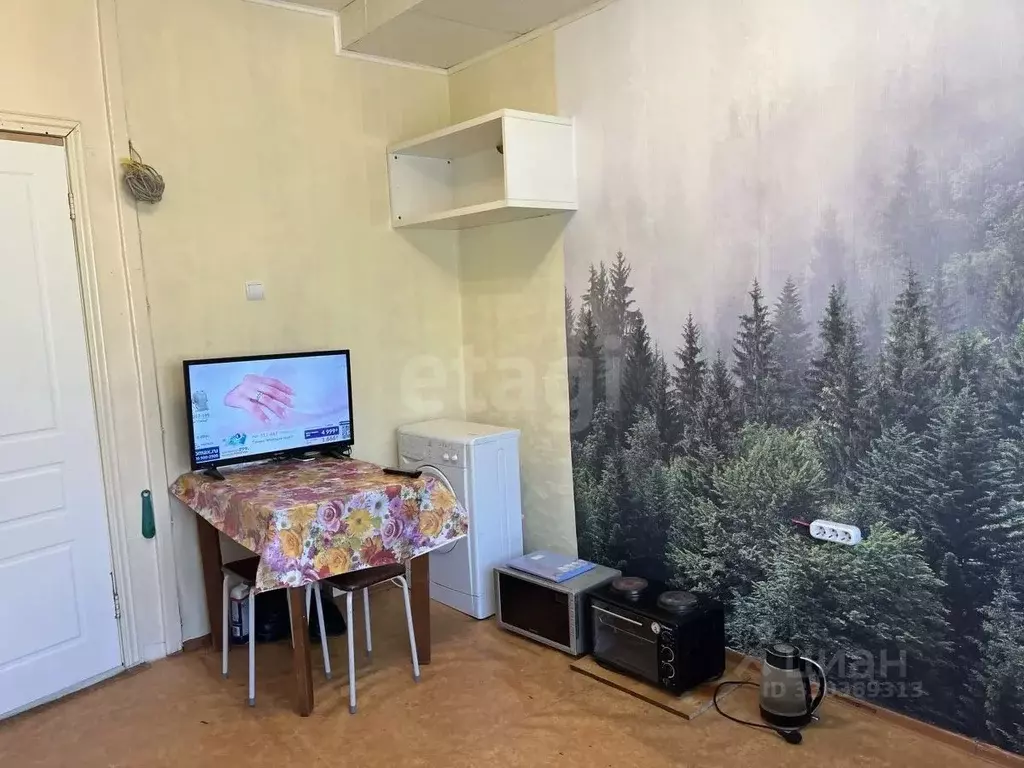 Комната Ханты-Мансийский АО, Сургут Ленинградская ул., 3 (13.5 м) - Фото 1