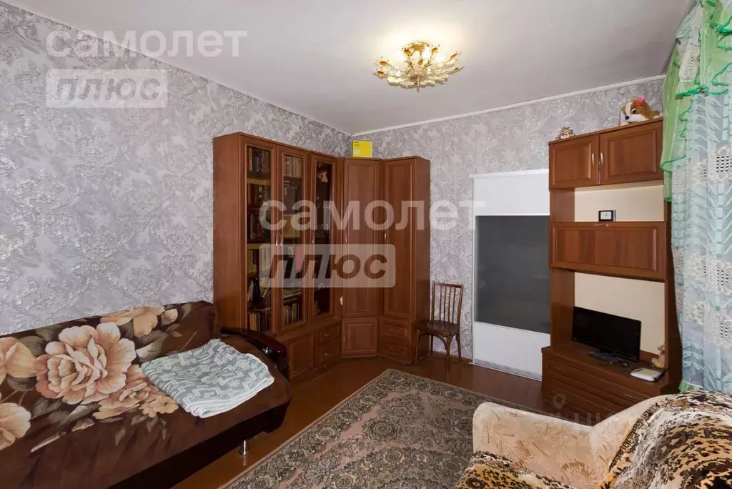 3-к кв. Владимирская область, Владимир Коммунар мкр, Центральная ул., ... - Фото 0