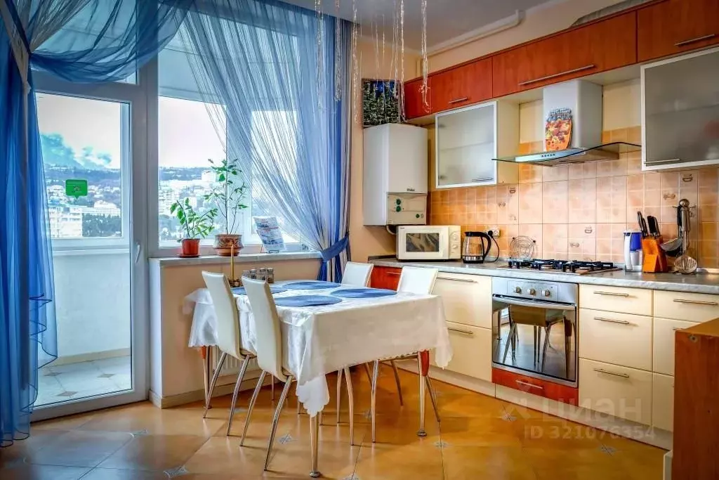 2-к кв. Крым, Ялта ул. Володарского, 9 (80.0 м) - Фото 0