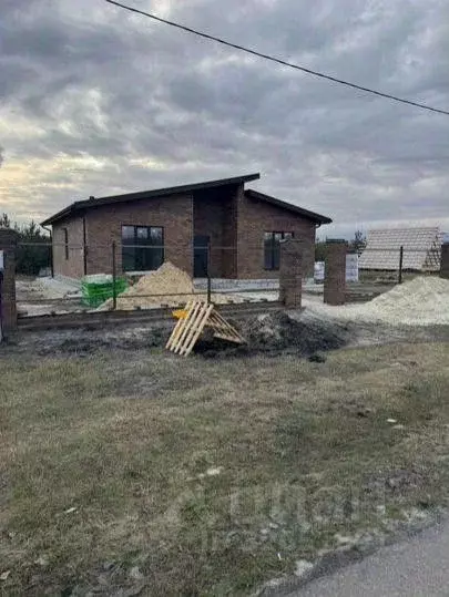 Дом в Белгородская область, Старооскольский городской округ, с. ... - Фото 1