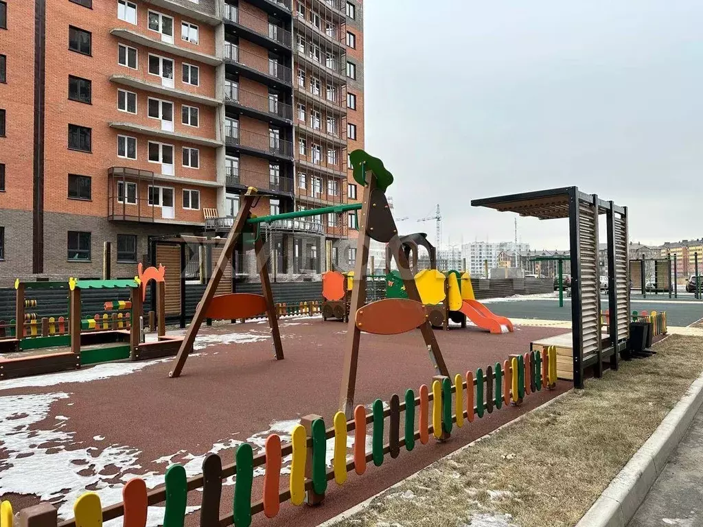 3-к кв. Хакасия, Абакан ул. Кирова, 185к3 (71.1 м) - Фото 1