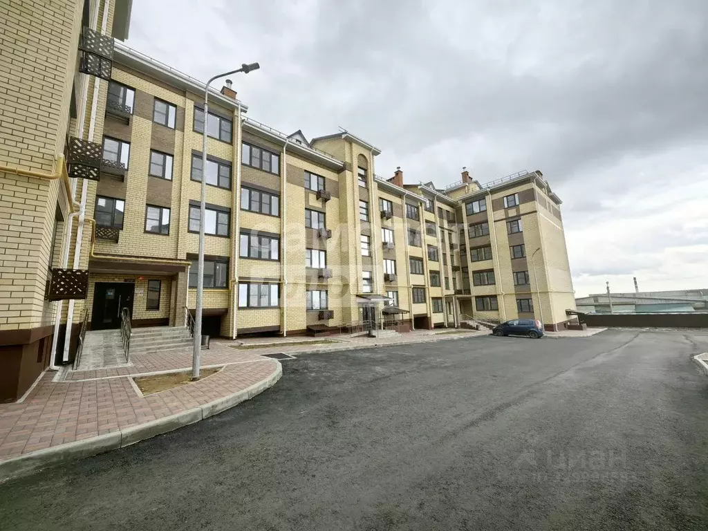 2-к кв. Калмыкия, Элиста просп. Имени Петра Анацкого, 18А (60.0 м) - Фото 1