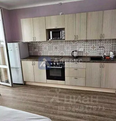 Студия Тюменская область, Тюмень ул. Фармана Салманова, 10 (30.0 м) - Фото 1