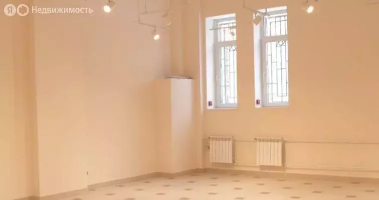 Торговая площадь (400 м) - Фото 0