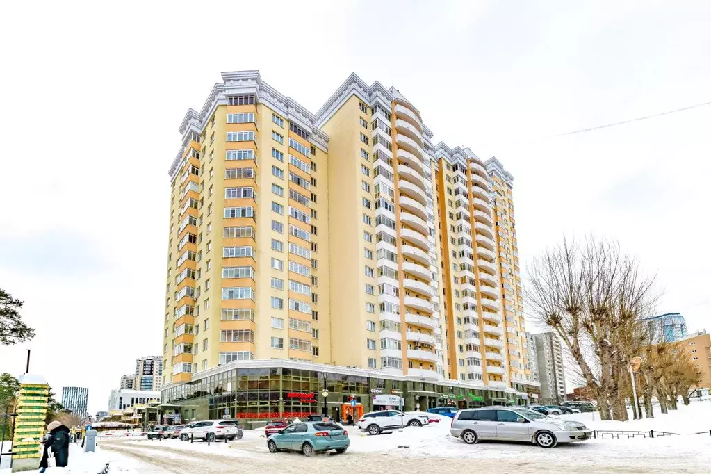 3-к кв. Свердловская область, Екатеринбург ул. Шейнкмана, 111 (105.0 ... - Фото 1