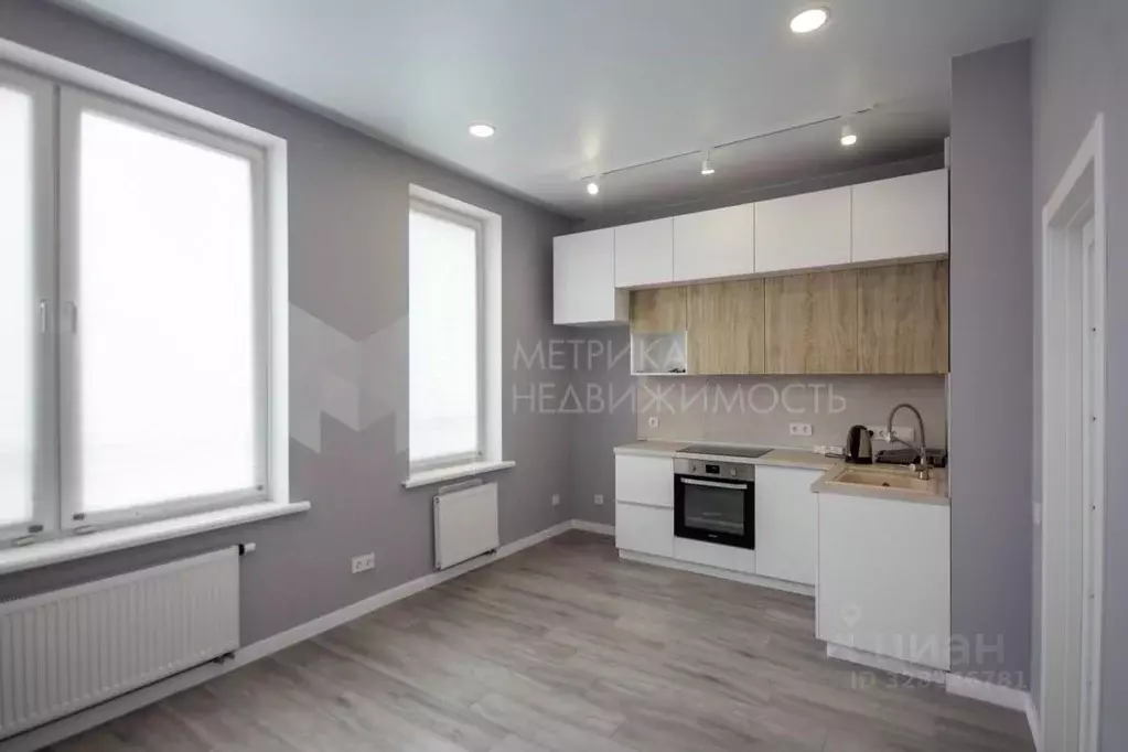 2-к кв. Тюменская область, Тюмень ул. Газовиков, 34 (58.5 м) - Фото 1