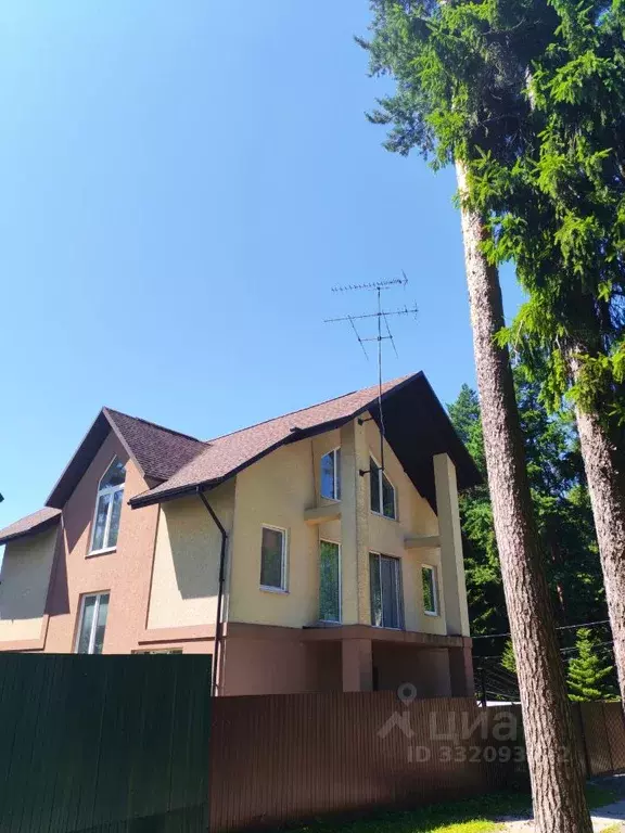 Дом в Московская область, Мытищи городской округ, с. Троицкое  (280 м) - Фото 1