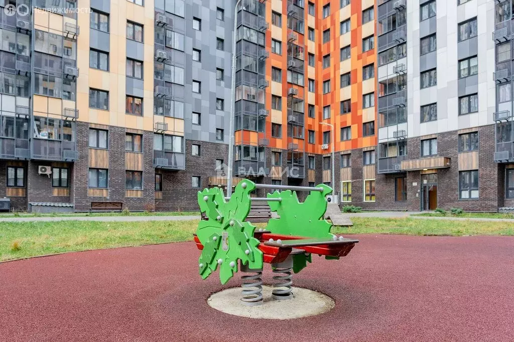 2-комнатная квартира: Москва, район Троицк, улица Яворки, 1к5 (56.9 м) - Фото 0