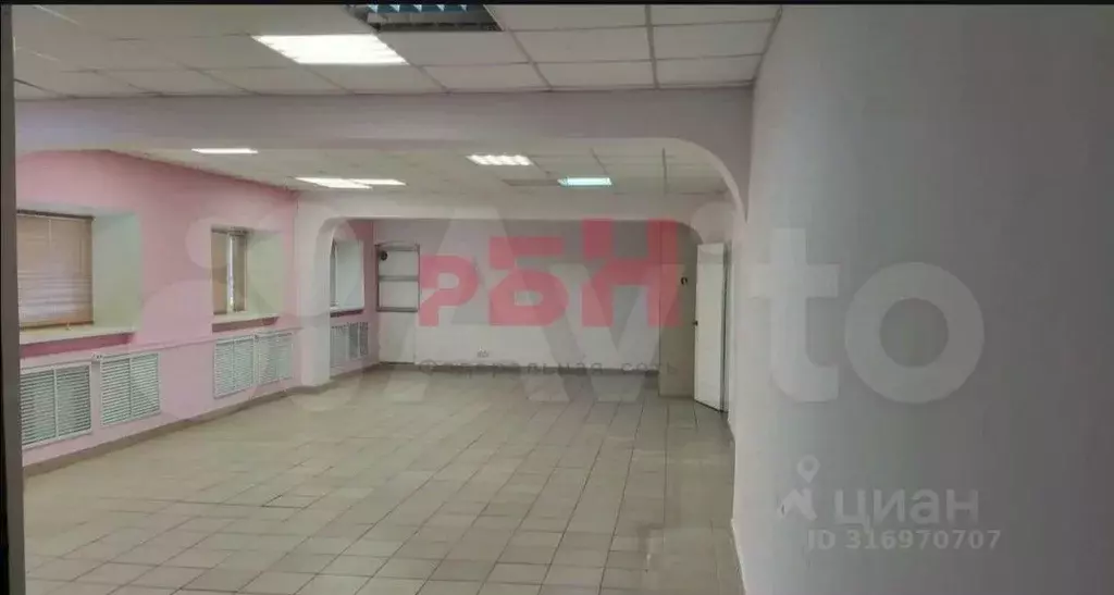 Торговая площадь в Курганская область, Курган ул. Коли Мяготина, 39с10 ... - Фото 0