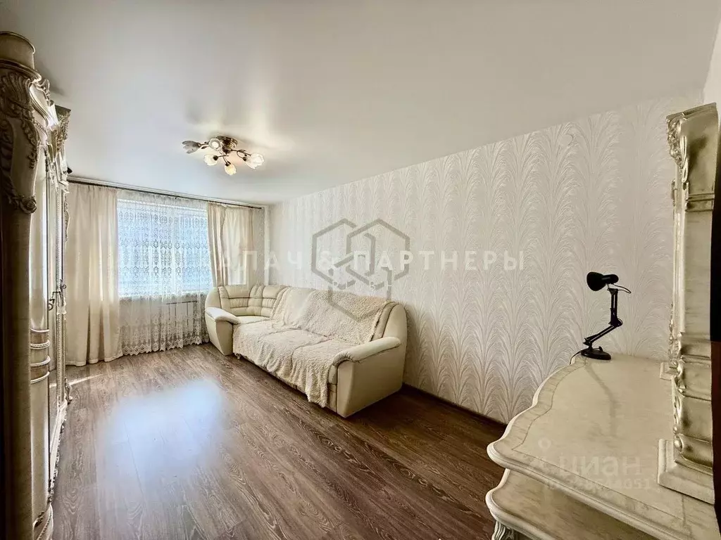 1-к кв. Свердловская область, Екатеринбург ул. Боровая, 31 (41.9 м) - Фото 1