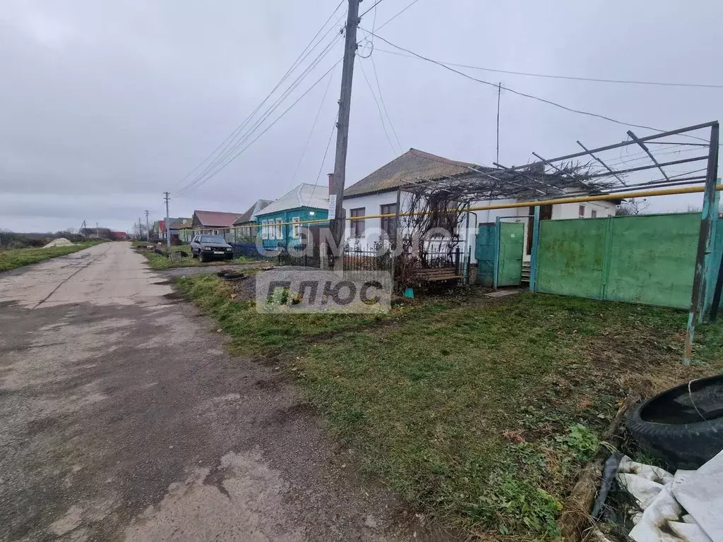 Дом в Курская область, Октябрьский район, Большедолженковский ... - Фото 2