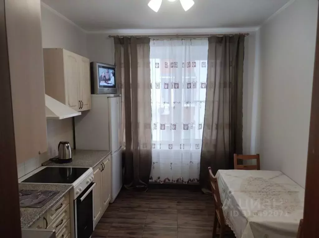 2-к кв. Московская область, Дзержинский Угрешская ул., 32 (72.0 м) - Фото 0