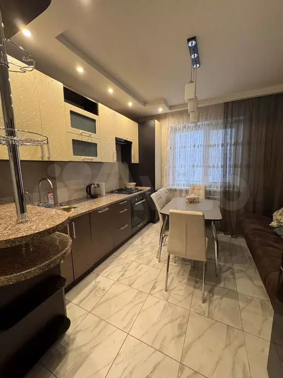 3-к. квартира, 80 м, 2/9 эт. - Фото 1