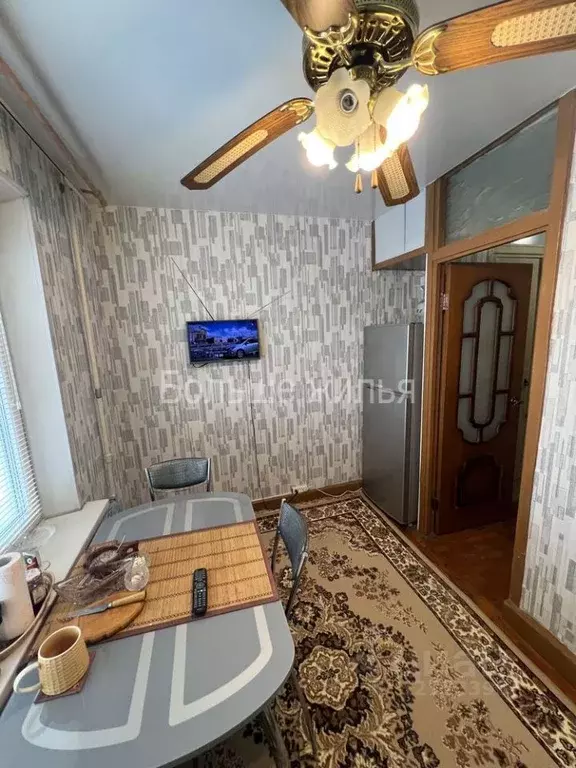 2-к кв. Волгоградская область, Волгоград ул. Ткачева, 16А (50.0 м) - Фото 0