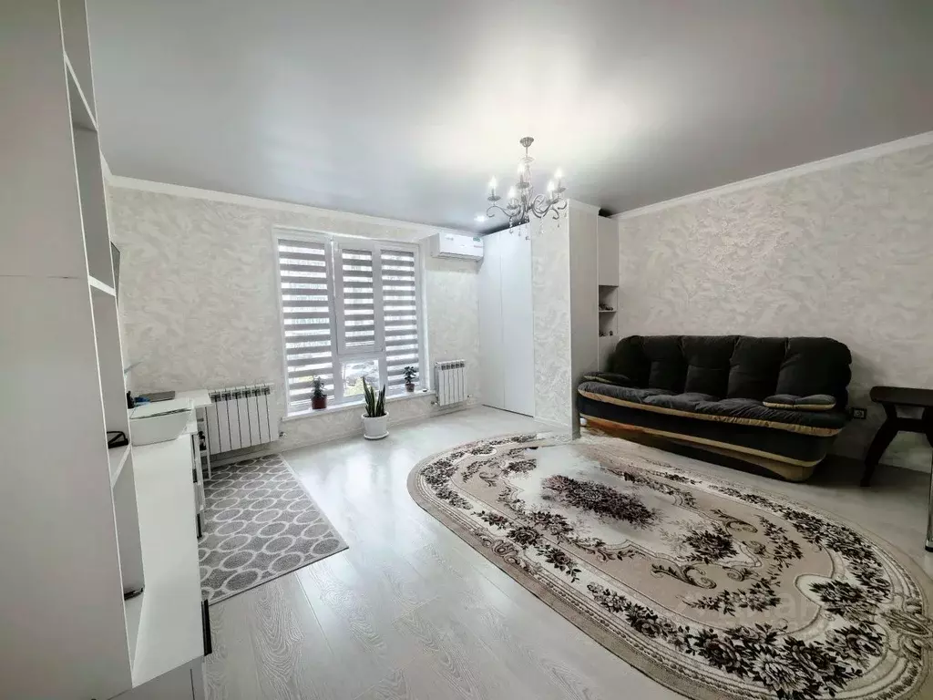 2-к кв. Кабардино-Балкария, Нальчик ул. Тлостанова (65.5 м) - Фото 1