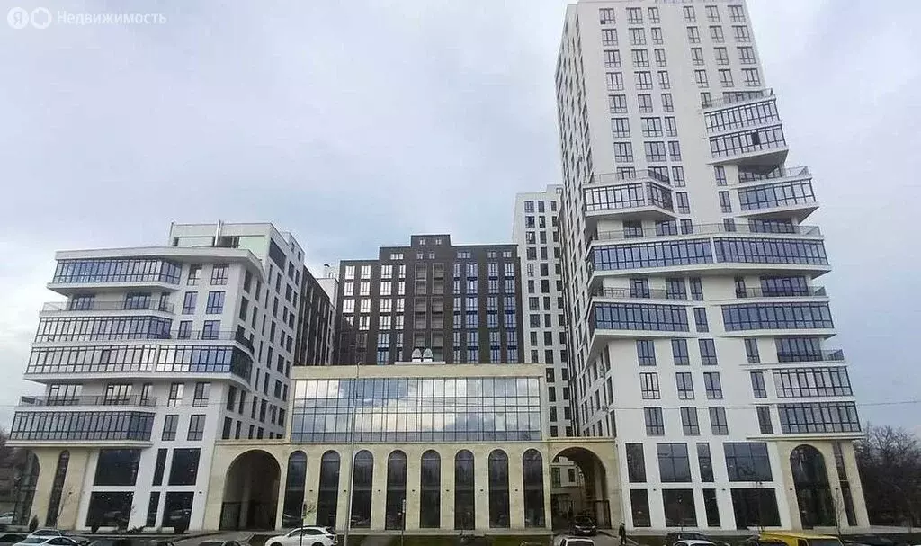 2-комнатная квартира: Нальчик, улица Кешокова, 1 (81 м) - Фото 1